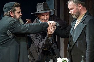 Пермский театр «У Моста» представит четыре спектакля в Петербурге